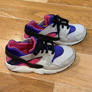 Nike Hurrache Athletic Sneakers in White, Grey, Black, Purple & Pink